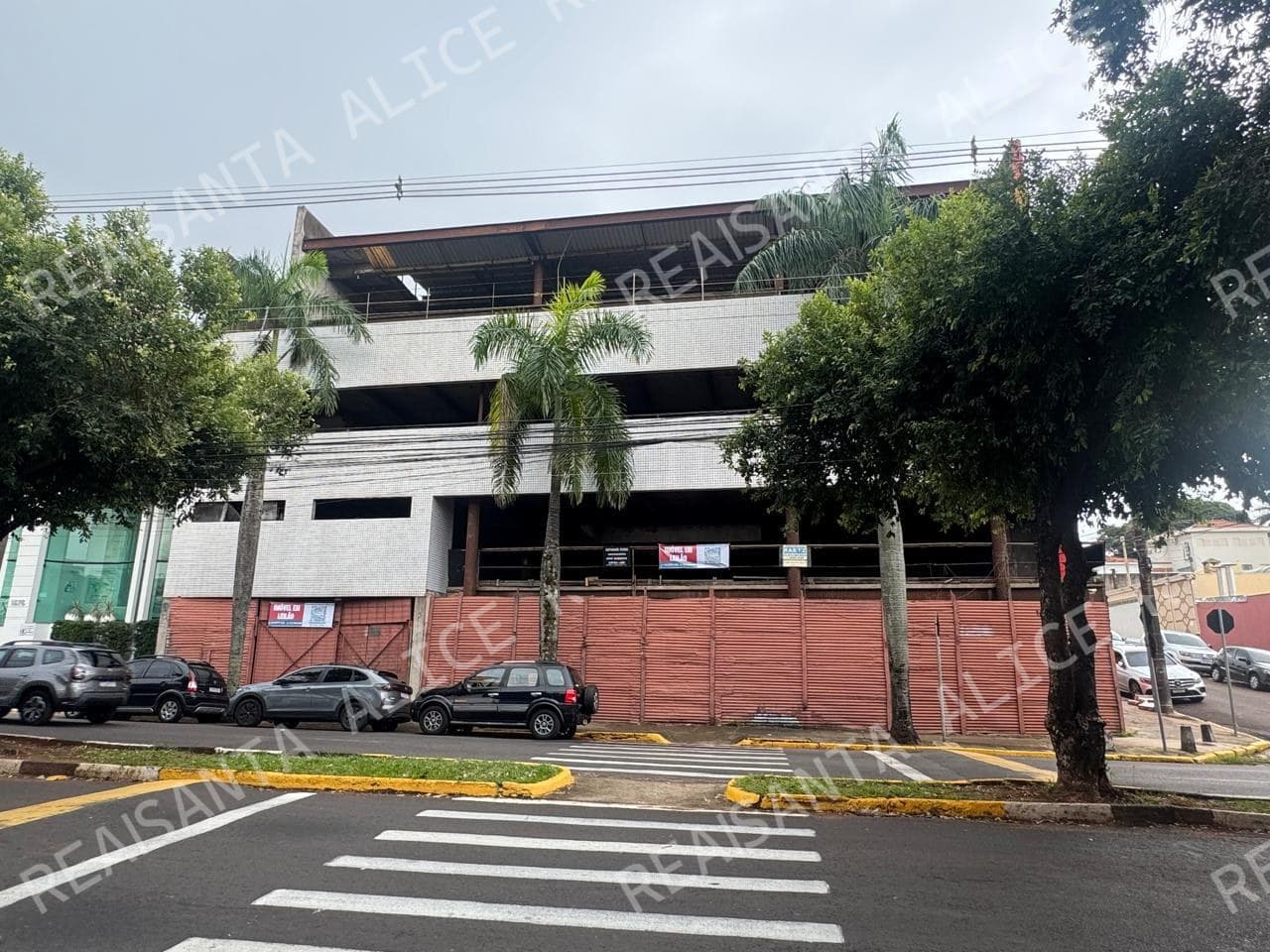 Prédio comercial em construção com 2.297,95 m² - Presidente Prudente