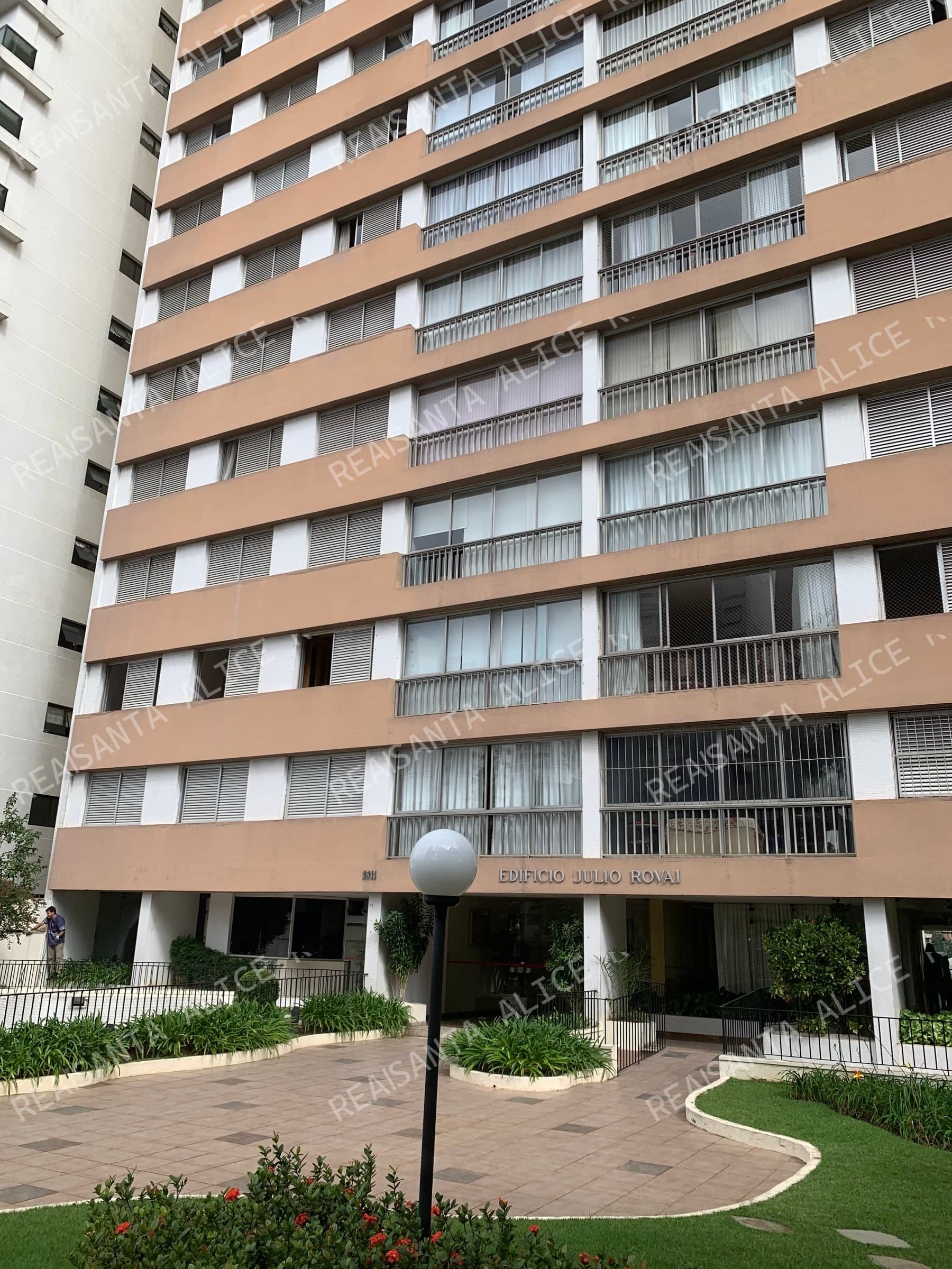 Apartamento totalmente reformado com 286 m² nos Altos de Santana